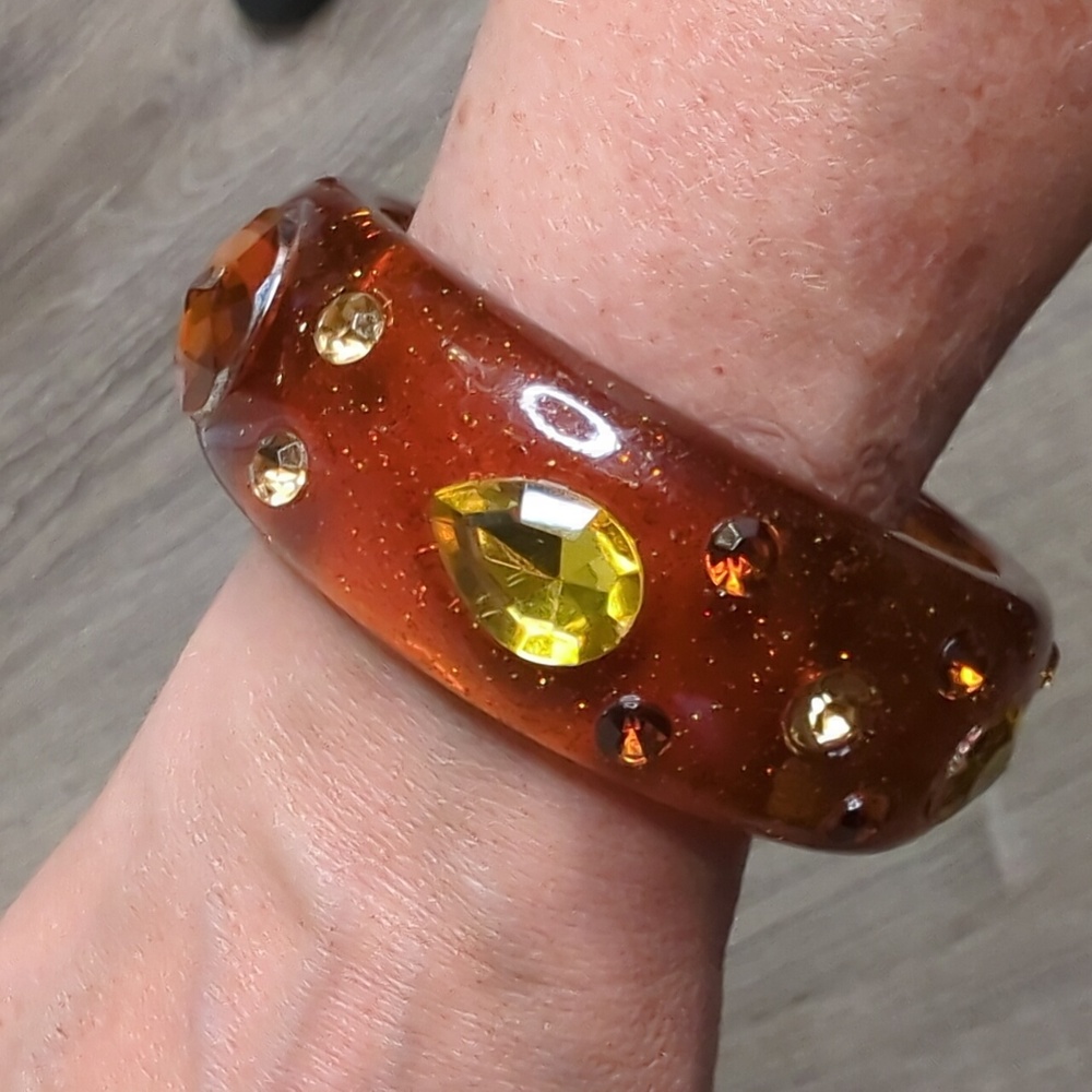 Vintage Lucite Glitter Amber Jeweled Bangle Bracelet - Picture 9 of 9